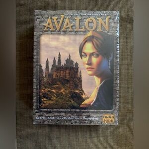 New The Resistance: Avalon card game by Indie Boards & Cards (2012) unopened